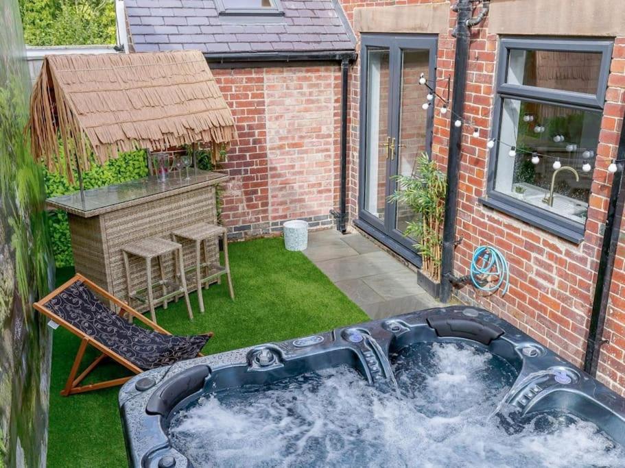 Апартаменти Dawns House Cromford, Peak District, Hot Tub, For 6 - Stunning Views Екстер'єр фото